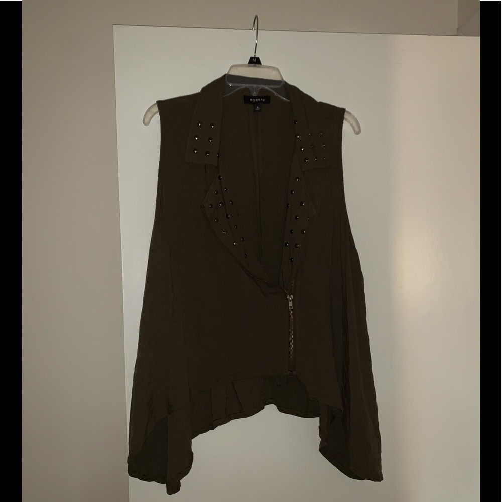 Olive green vest with embellishments- Torrid - 2X